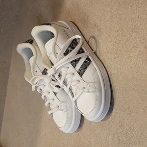 Adidas Women's Grand Court Tennis Shoe Size 6White/Grey/Black